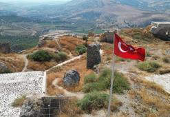 Ravanda Kalesi'ne yüzlerce basamakla ulaşılıyor, manzarası hayran bırakıyor