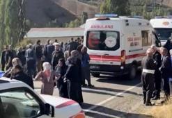 İki araç kafa kafaya çarpıştı 2 yaşındaki çocuk hayatını kaybetti
