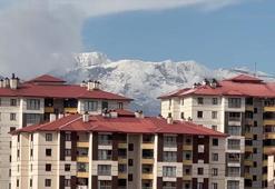 Yüksekova'da soğuk hava etkili oldu Cilo Dağları beyaza büründü