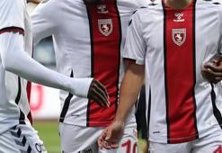 Samsunspor'dan ayrılan yıldız isim futbolu bıraktı