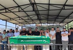 Mersin'de yaşamını yitiren şarkıcı Atilla Taş'ın kızı defnedildi