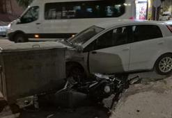Motosikletlinin otomobile çarptıktan sonra yaralandığı feci kaza kamerada
