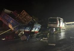 3 aracın karıştığı kazada 2 kişi öldü, 3 kişi yaralandı