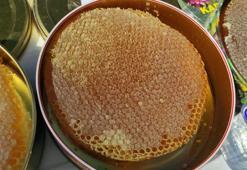 Sason'da rekor fiyata satıldı! 1 kilogramı 400 bin liraya satılan balın bedeli üreticilere teslim edildi