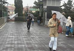 İstanbul’da trafik yoğunluğu oluştu, işe gitmek isteyen vatandaşlar zor anlar yaşadı