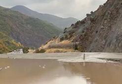 Erzincan-Erzurum yolunda heyelan! Yol ulaşıma kapandı, sürücülere kritik uyarı