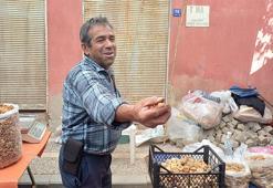 Dağlarda kendiliğinden yetişiyor, bedava toplatıp satıyorlar! Kilosu 150 TL'den kapış kapış gidiyor