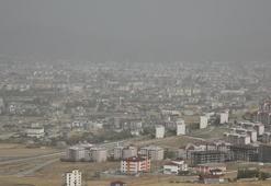 Van'da toz taşınımı! Gündüz bir andan karanlığa döndü
