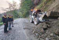 Düzce’de heyelan yolu kapattı! Ekiplerin müdahalesiyle yeniden açıldı