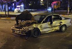 İki otomobilin çarpışması sonucu 3 kişi yaralandı