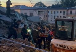 Zonguldak'ta 3 katlı bina çöktü! 1 kişi kurtarıldı, enkaz altındaki kişiyi kurtarma çalışmaları sürüyor