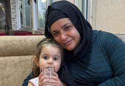 Anne ile 4 yaşındaki kızına otomobil çarptı: Anne öldü kızı ağır yaralandı