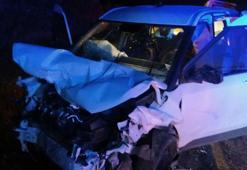Ticari araç ile otomobilin çarpıştığı kazada 1 kişi öldü