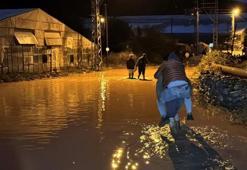 Meteoroloji uyardı Mersin'de sağanak yağış hayatı olumsuz etkiledi