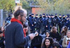 Fransa'nın başkenti Paris'te protestoların üçüncü dalgası başladı