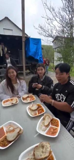 Koreli turistleri düğüne davet edip para aldığı iddia istemişti Hakkım olanı aldım