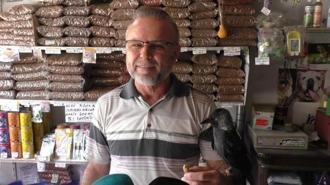 Tedavi ettiği karga 5 yıldır yanından bir an olsun ayrılmıyor
