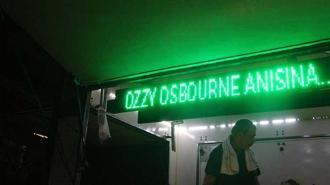 Adana'da İngiliz müzisyen Ozzy Osbourne anısına lokma dağıtıldı