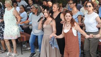 Erzincan'da Çilek ve Böğürtlen Festivali renkli görüntülere sahne oldu