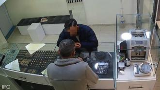 Iğdır'da kuyumculara sahte altın satan anne ve 2 çocuğu yakalandı! Ambalajlı gram altınlar ele geçirildi