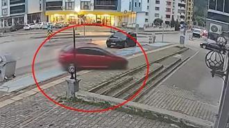 Bursa’da fren-gaz karıştı, kaza kaçınılmaz oldu, o anlar kameralara yansıdı