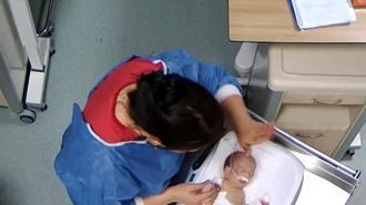 5 günlük bebeğe kan işkencesi! Kahramanmaraş'ta hemşire sedyede defalarca vurdu