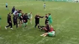 Süper Amatör Lig maçında saha karıştı! O anlar kamerada...