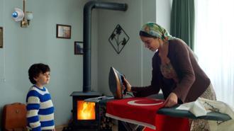 Uzak Şehir’den ince ‘bayrak’ mesajı