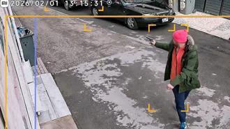 Bursa'da kayınpederini öldürüp kayınbiraderini yaralayan şahıs kaçtı! Korkunç görüntüler güvenlik kamerasına yansıdı