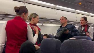 Rahatsızlandığını söyleyip uçaktan indi: 'Hakkınızı helal edin!' Başka bir yolcu vatandaşın korktuğunu iddia etti