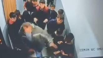 Van'da bir veli okulu basıp öğrenciyi darbetti! Dehşete düşüren şiddet görüntüleri kamerada