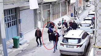 Bursa'da kocasını öldüren yaşlı kadın keşif yerinde! Eşinin uzuvlarını attığı çöp konteynerlerini gösterdi