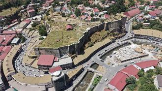 Bitlis Kalesi’ndeki 22 yıllık kazı çalışmalarında sona gelindi