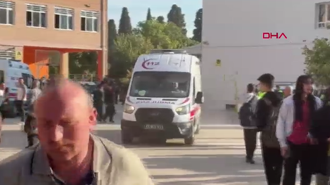 Manisa'da okul önünde silahlı saldırı! Yaralı öğrenciler var, saldırgan kaçtı