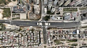 Adana'da trafik krizi alarmı! "Sağlam Zemin" kaçışı Türkmenbaşı Bulvarı'nı felç etti: 15 dakikalık yol 45 dakikaya çıktı!