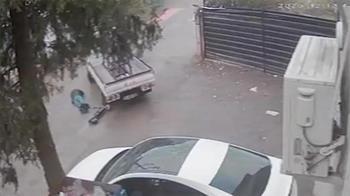 Bursa'da kamyonete çarpan elektrikli skuterin sürücüsü öldü