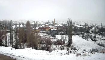 Gemerek'te kar yağışı etkili oldu