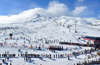 Erciyes Kayak Merkezi’ne 20 günde 550 bin ziyaretçi