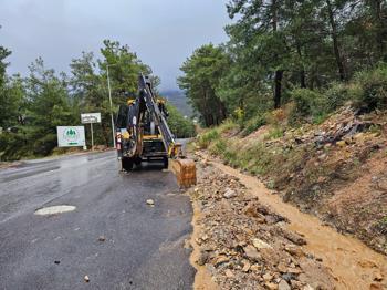 Büyükşehir Alanya ekiplerinden yoğun kış mesaisi
