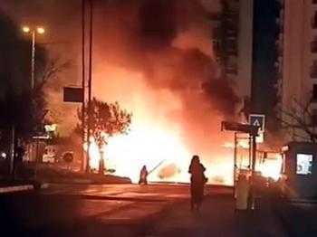 Avcılar'da park halinde alev aldı: Kullanılamaz hale geldi