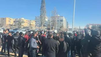 Şanlıurfa'da adliye önünde kavga; 2 yaralı