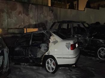 İstanbul'da 5 araç birden yandı: Otoparkta esrarengiz yangın!