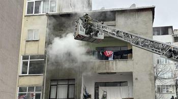 Şişli’de 4’üncü katta yangın paniği: Alevler büyümeden söndürüldü