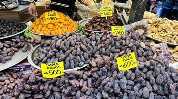 Ramazan ayına sayılı günler kala Bursa’da hurma mesaisi başladı: En ucuzu 150 TL, özel çeşitler 800 TL'ye dayandı!