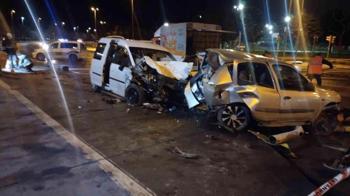Parktaki araca daldı! İstanbul'da 4 yaralı