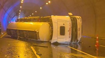 Kuzey Marmara Otoyolu'nda tanker devrildi