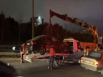 İstanbul'da korku dolu anlar: 1 tır 4 araç kaza yaptı! 5 yaralı