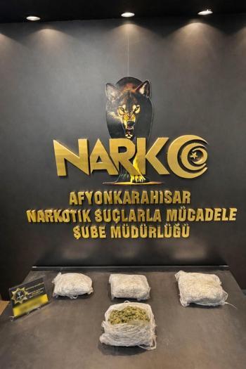 Durdurulan araçlardan uyuşturucu çıktı; 2 tutuklama