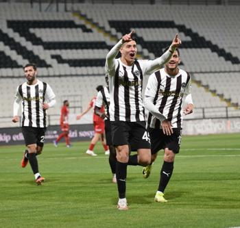 Manisa FK moral buldu