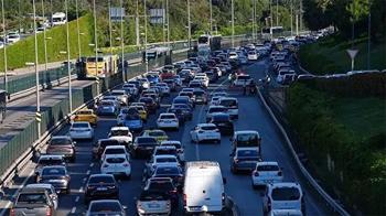 Adana trafiği 'sistem çöküşü' yaşıyor! Simülasyonlar kanıtladı: Şehir neden kilitlendi? Katlı kavşaklar çözüm mü yoksa tuzak mı?